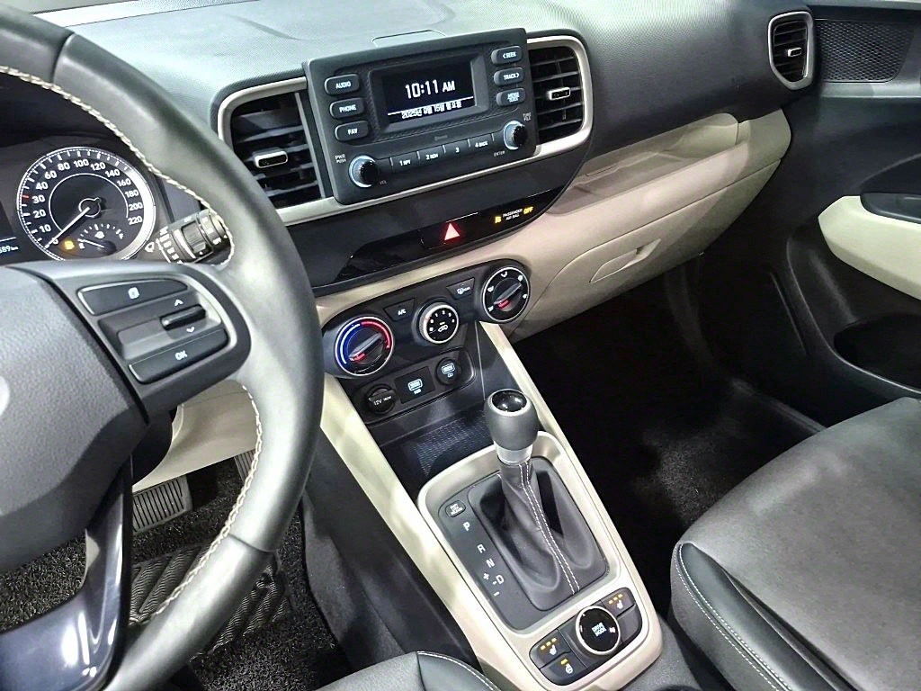 HYUNDAI Venue - Vista 10