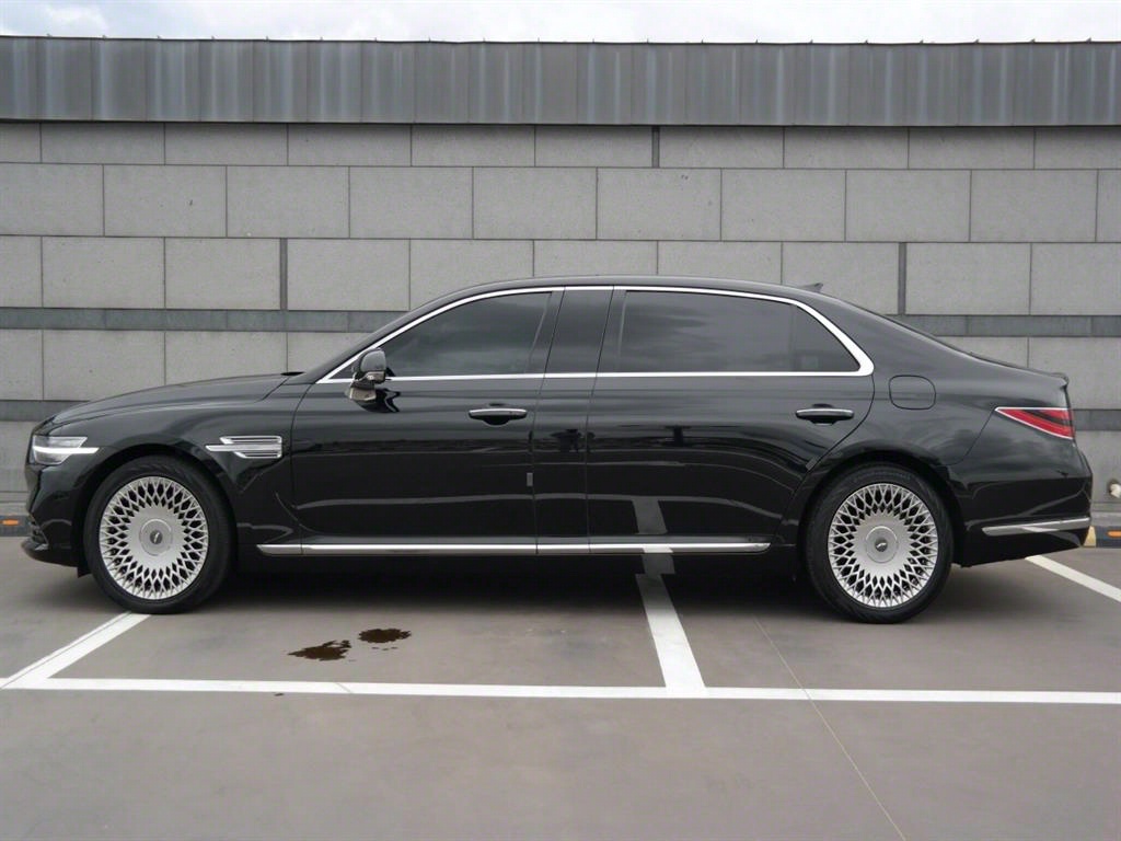 Genesis G90 - Vista 11