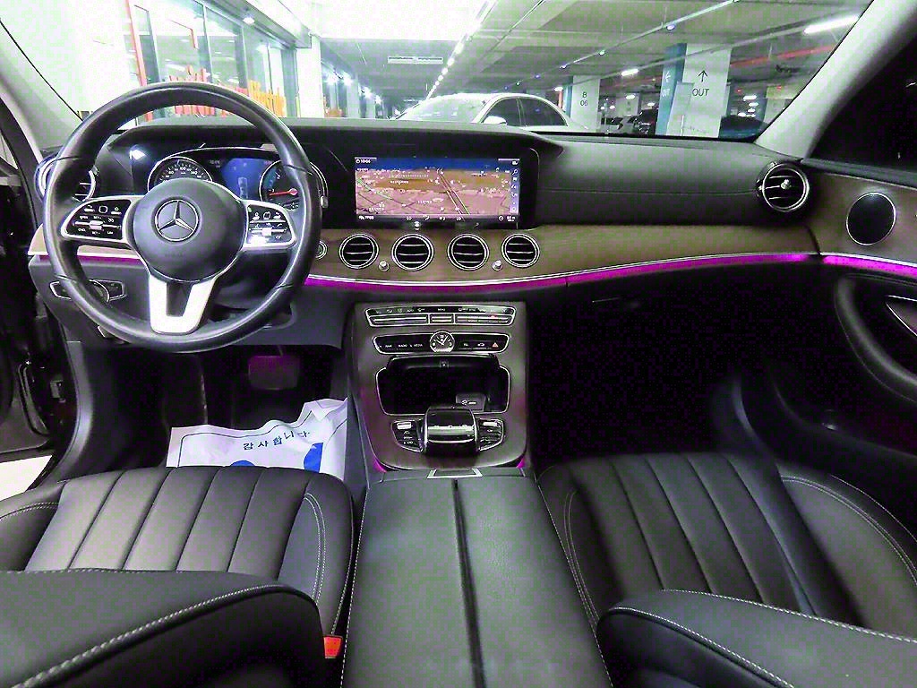 Mercedes Benz E class - Vista 10