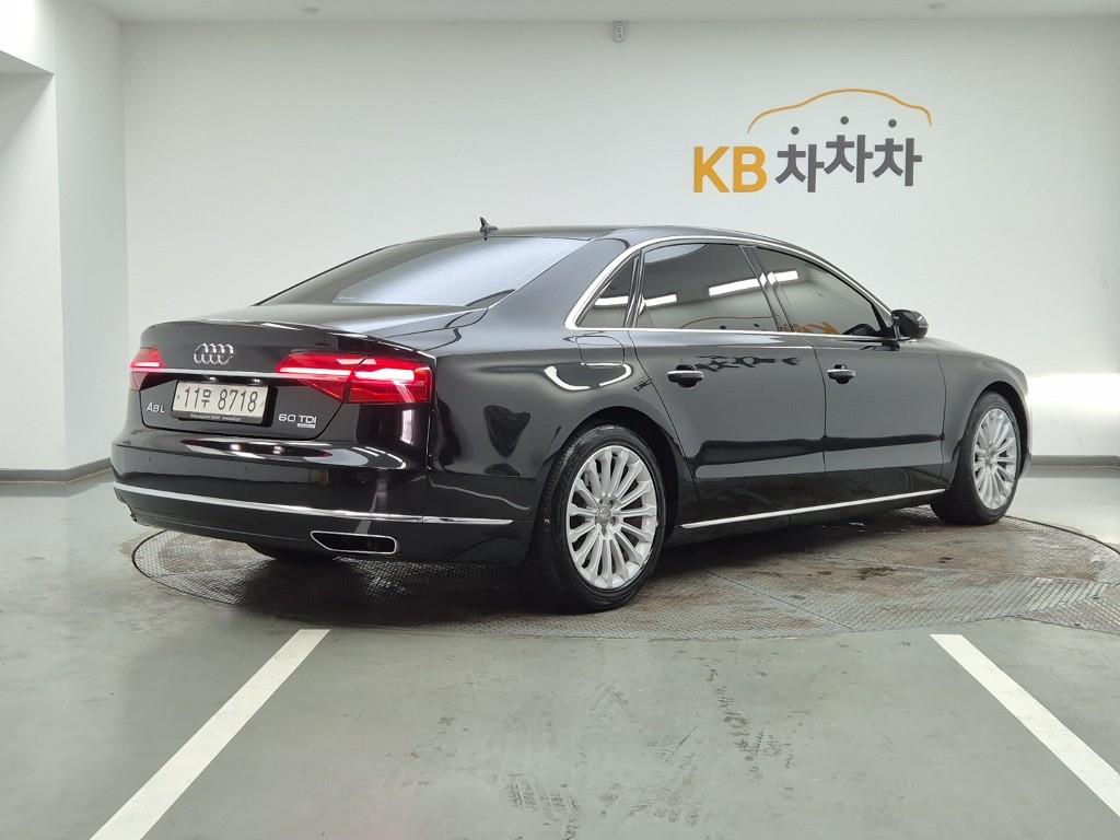 Audi A8 - Vista 4
