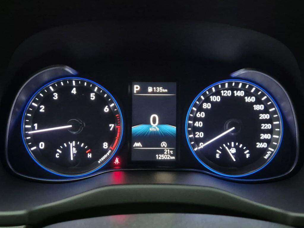 HYUNDAI Kona - Vista 7