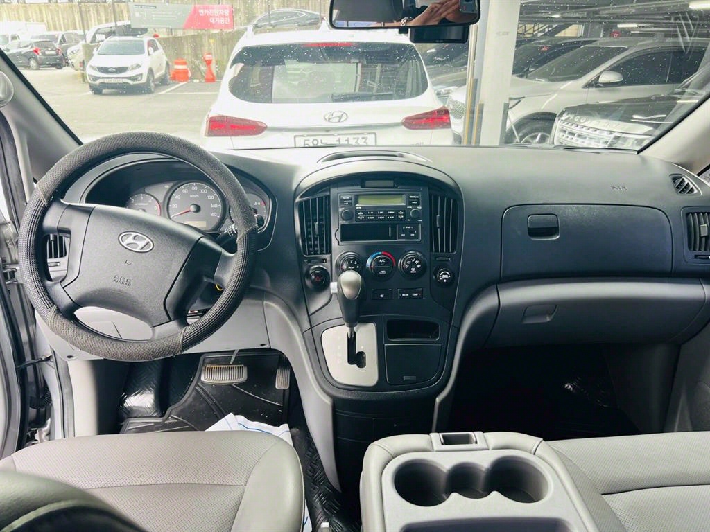 HYUNDAI Starex - Vista 11