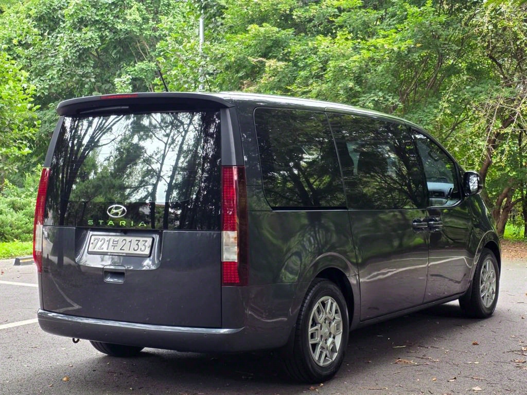 HYUNDAI Staria - Vista 4