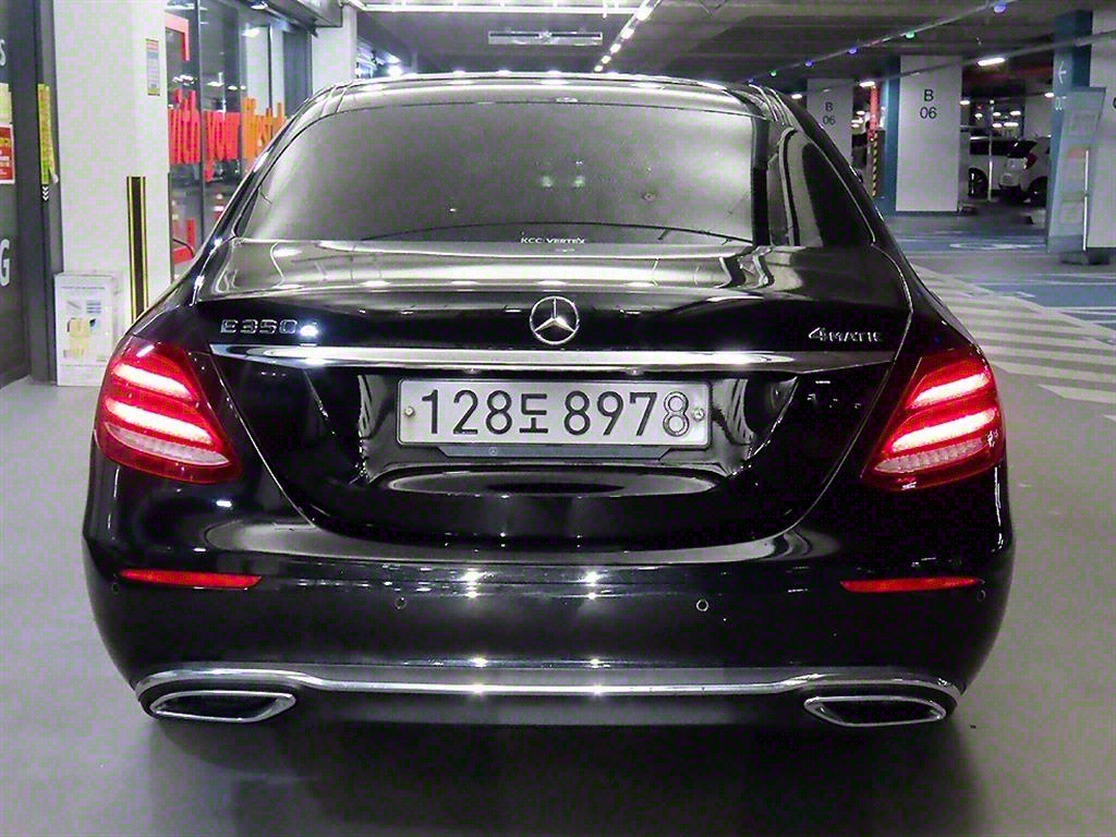 Mercedes Benz E class - Vista 5