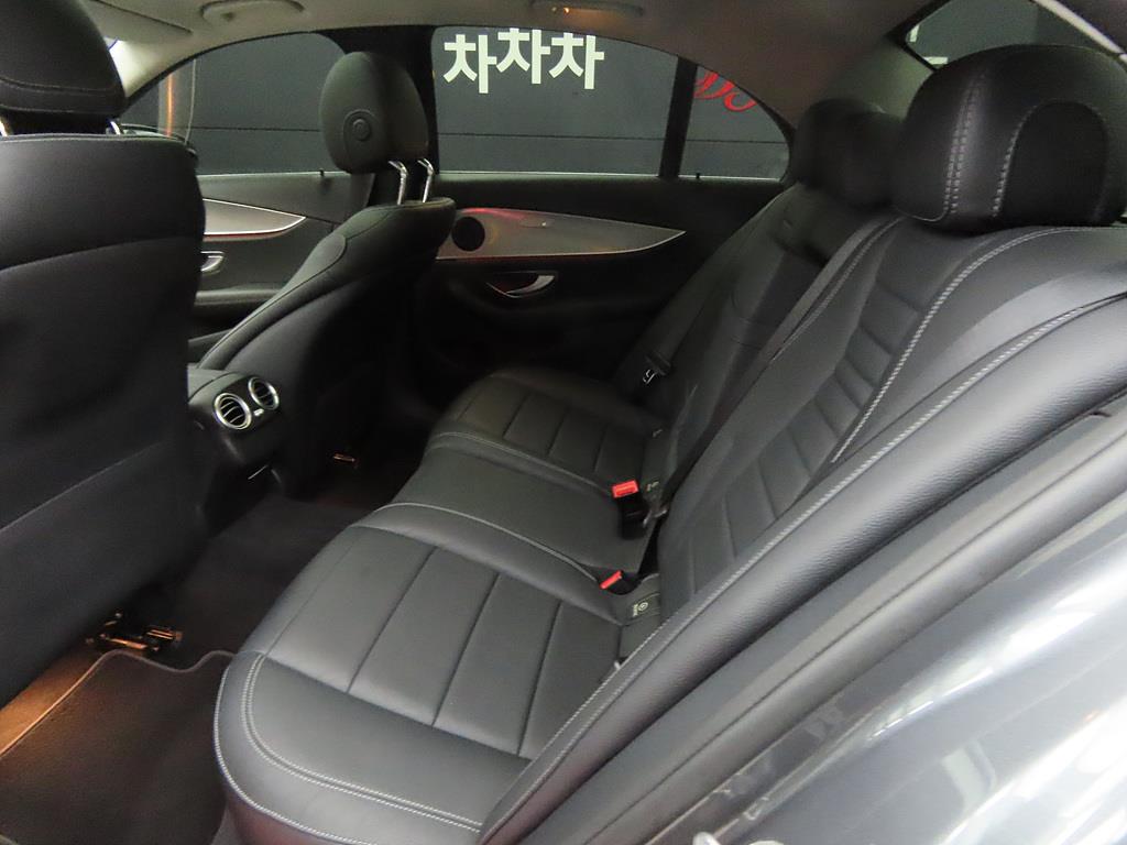 Mercedes Benz E class - Vista 8