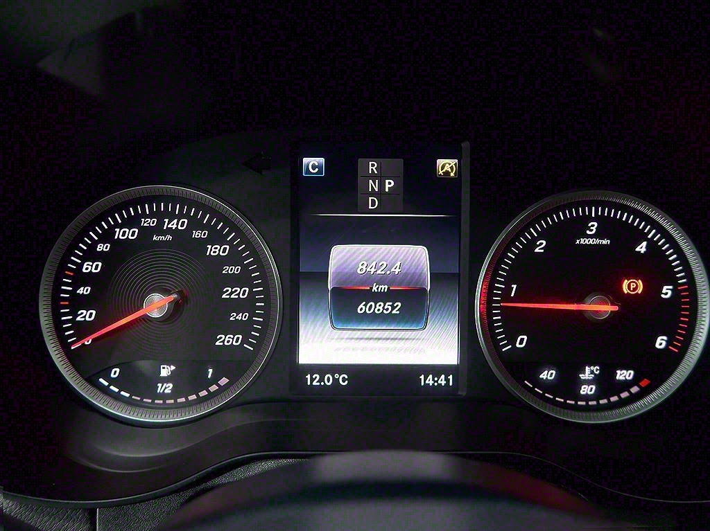 Mercedes Benz GLC Class - Vista 11