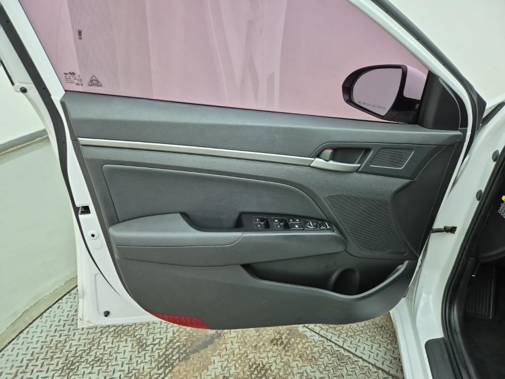 HYUNDAI Avante 2017 Blanco - Importación desde Corea - HF Imports Iquique - Foto 16