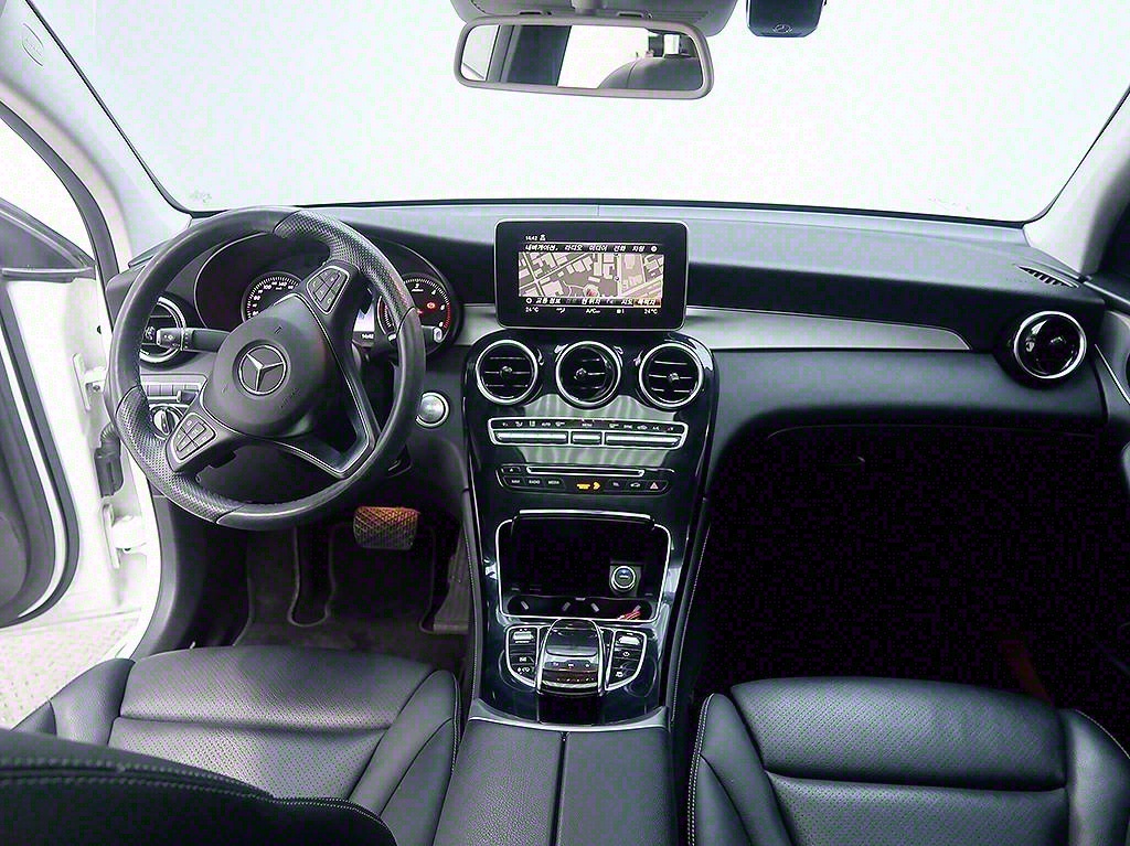 Mercedes Benz GLC Class - Vista 9