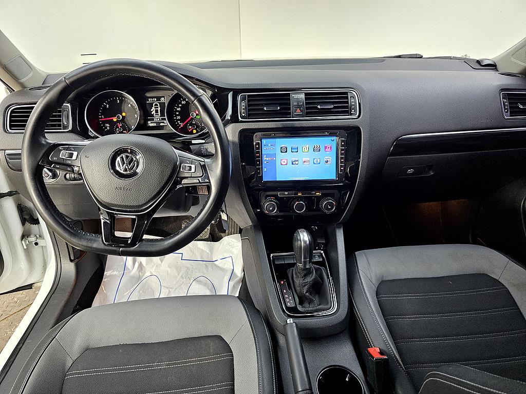 Volkswagen Jetta - Vista 5