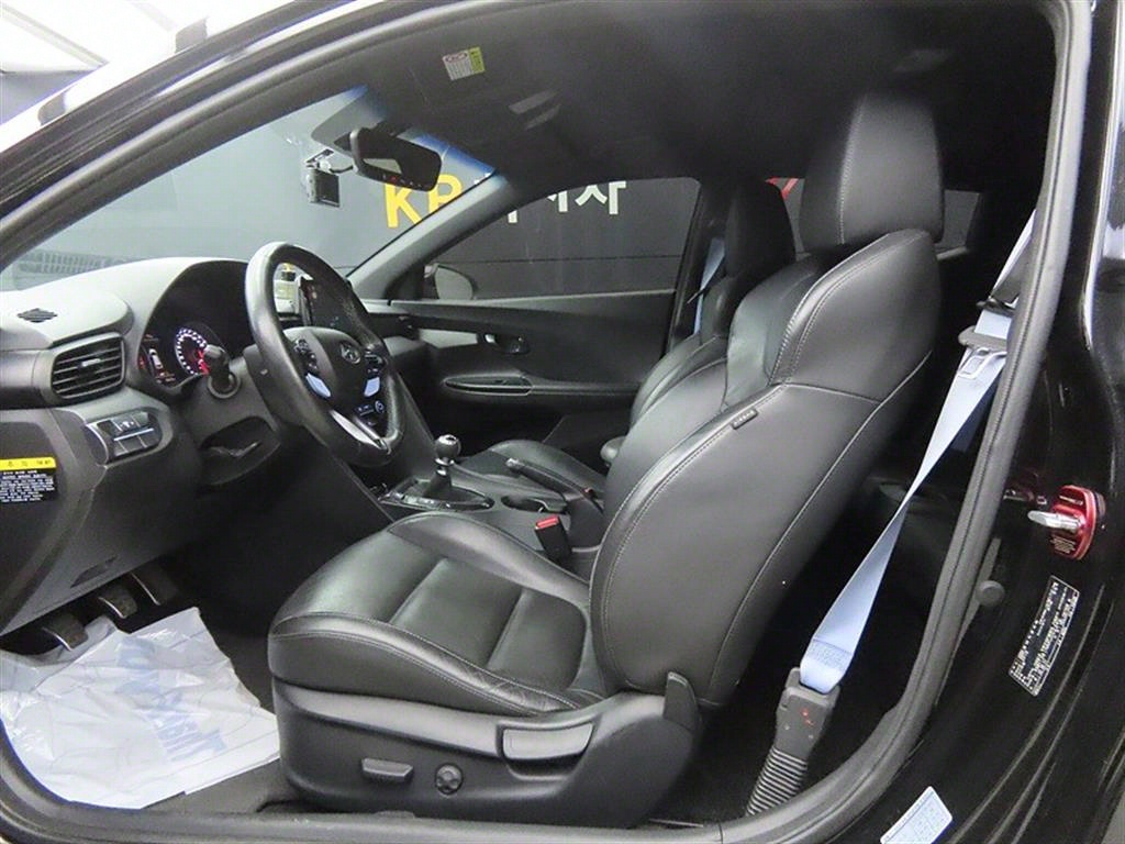 HYUNDAI Veloster - Vista 5