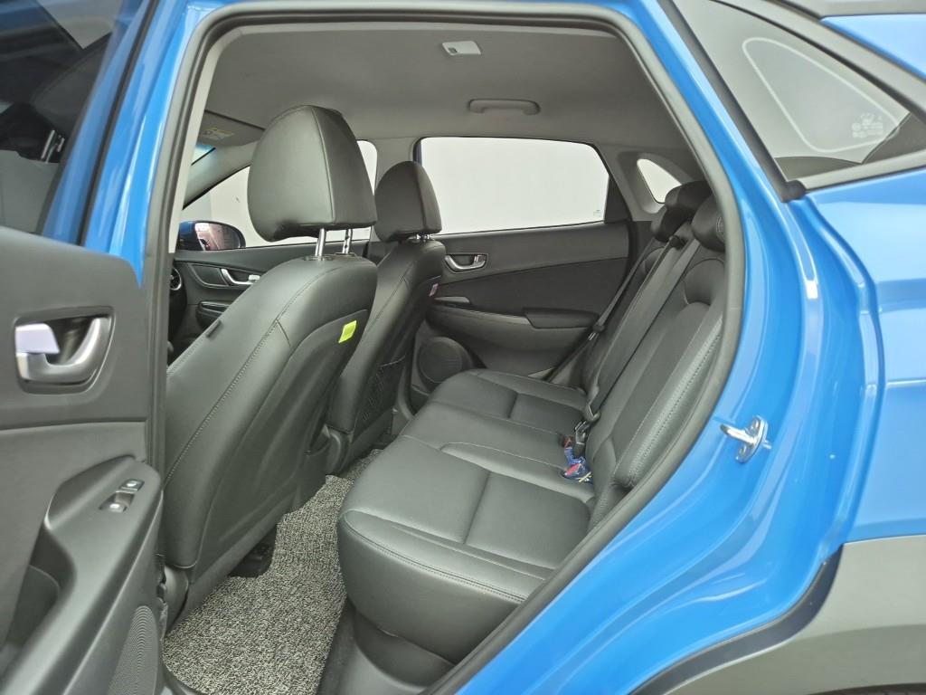 HYUNDAI Kona - Vista 12