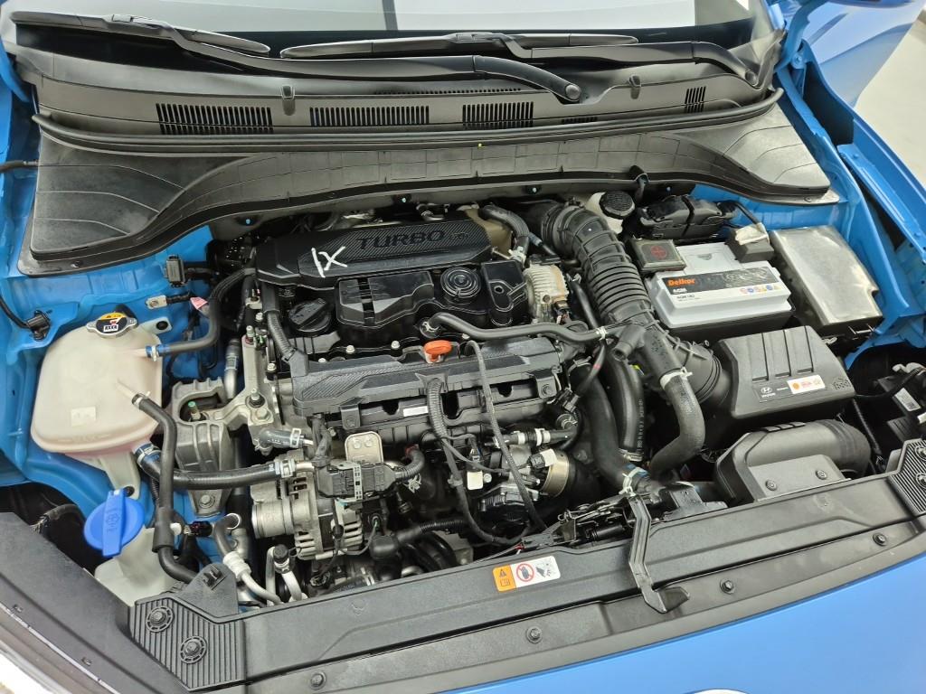 HYUNDAI Kona - Vista 6