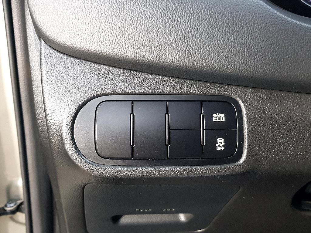 KIA Carens - Vista 12