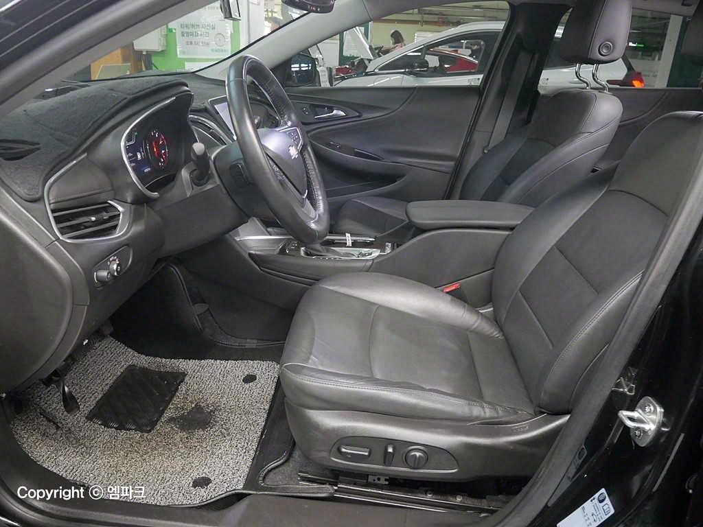 Chevrolet Malibu - Vista 10