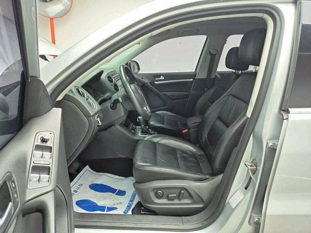 Volkswagen Tiguan - Vista 11