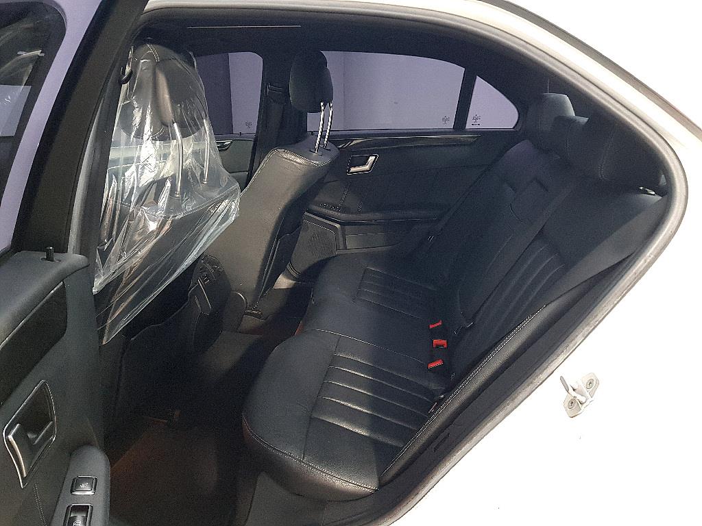 Mercedes Benz E class - Vista 9