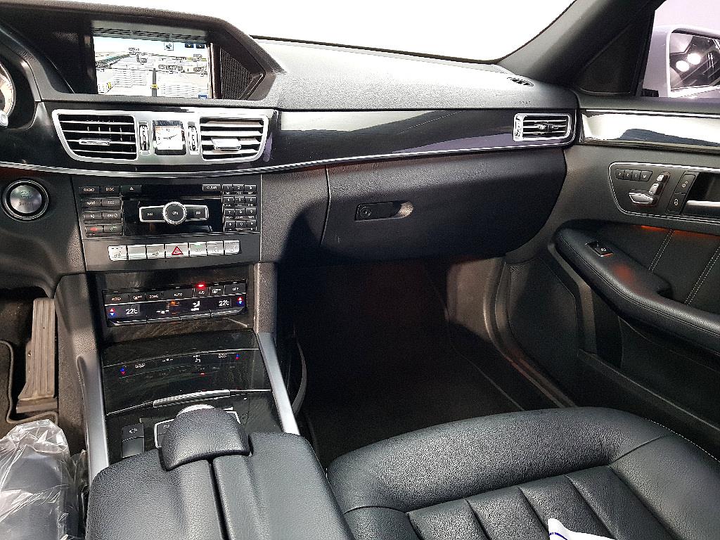 Mercedes Benz E class - Vista 10