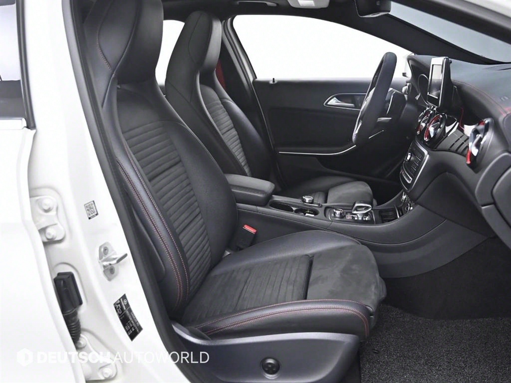 Mercedes Benz GLA Class - Vista 10