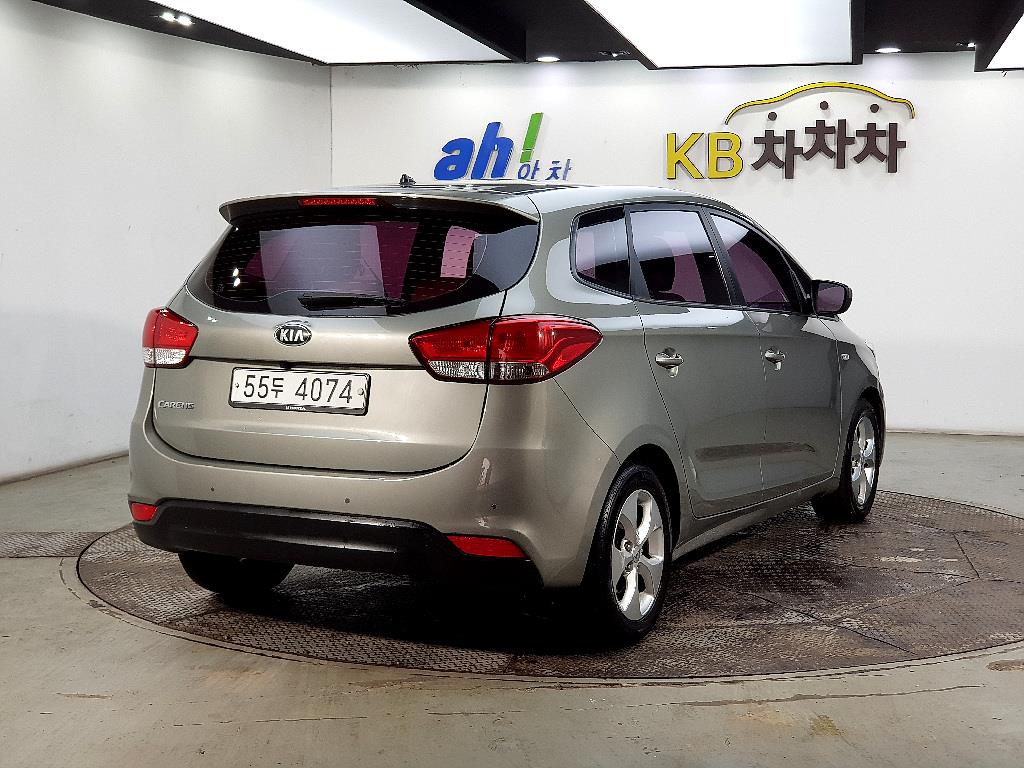 KIA Carens - Vista 4