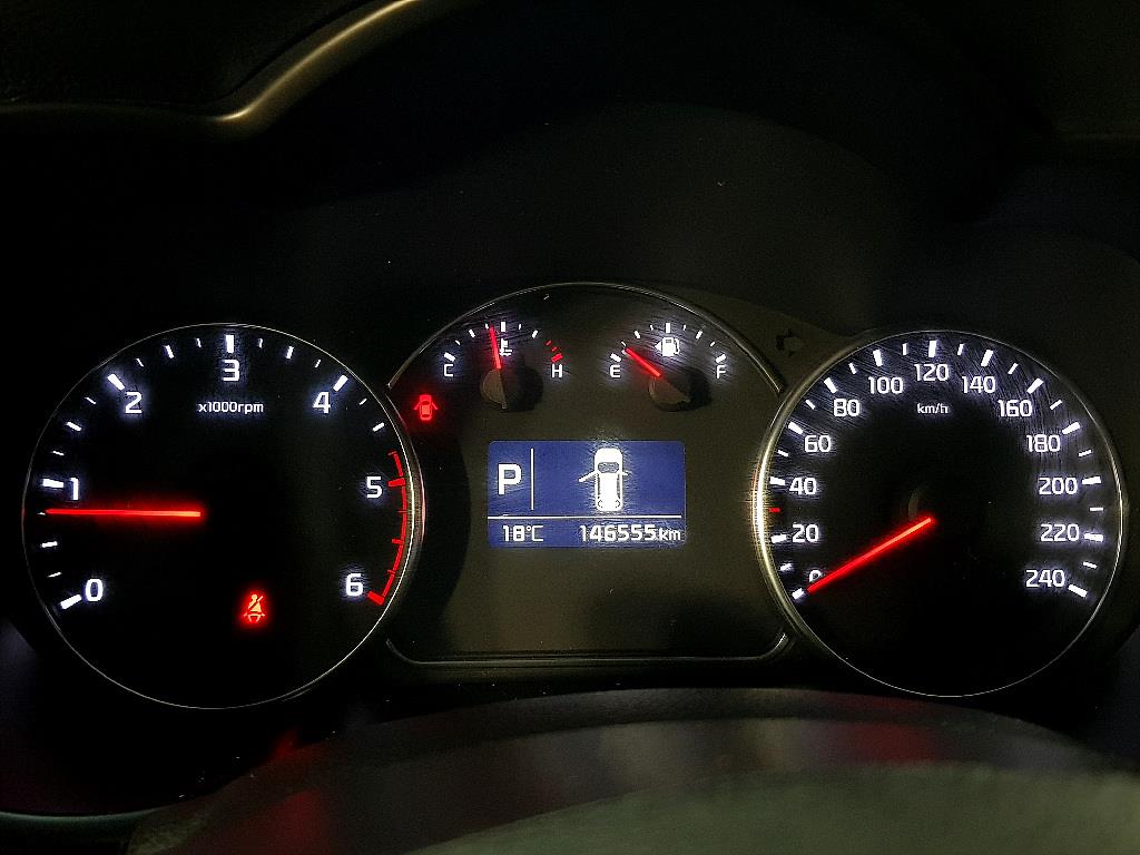 KIA Carens - Vista 7