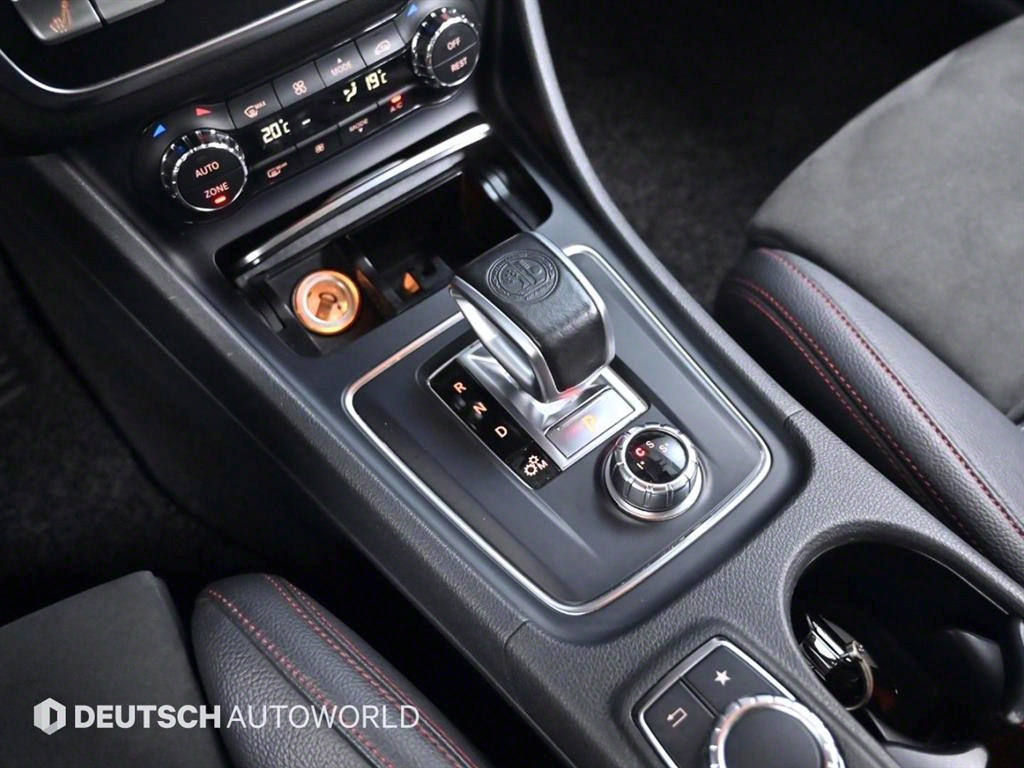 Mercedes Benz GLA Class - Vista 9