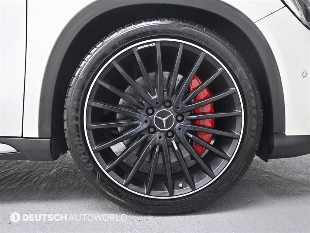 Mercedes Benz GLA Class - Vista 5