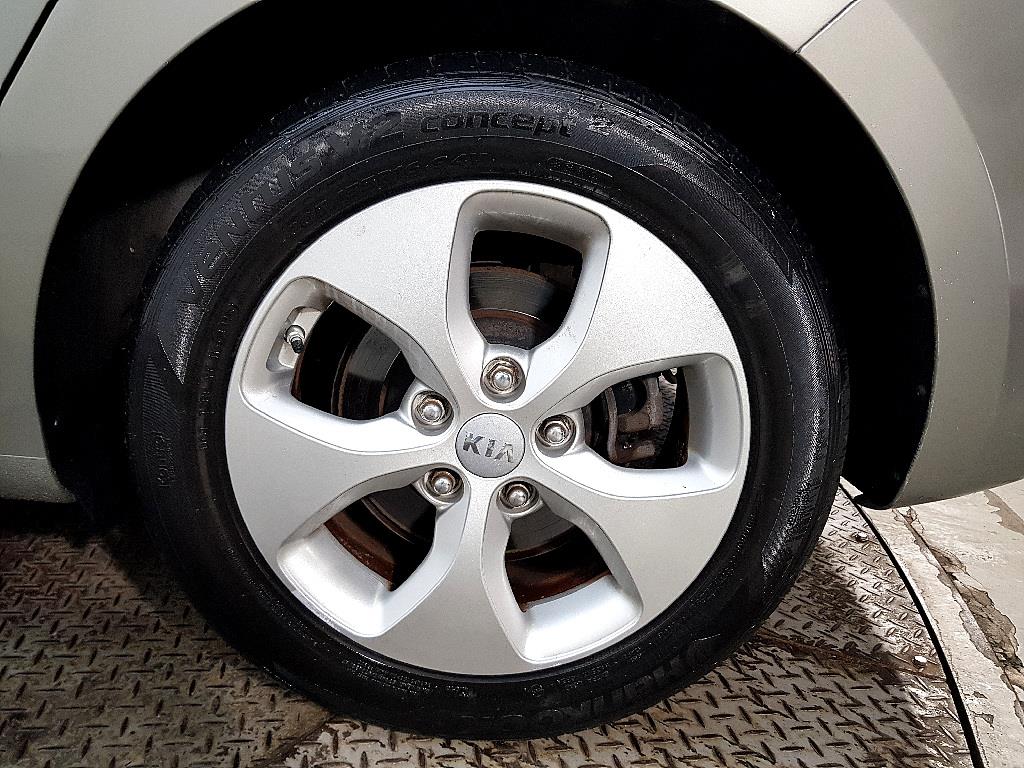 KIA Carens 2014 Gris - Importación desde Corea - HF Imports Iquique - Foto 20