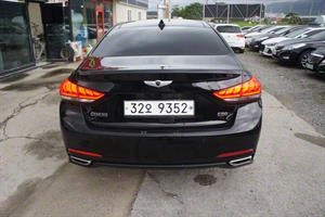 HYUNDAI Genesis - Vista 8