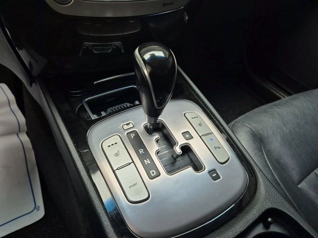 HYUNDAI Genesis - Vista 12