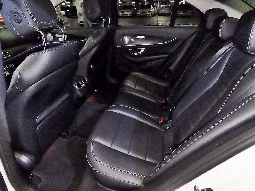 Mercedes Benz E class - Vista 7