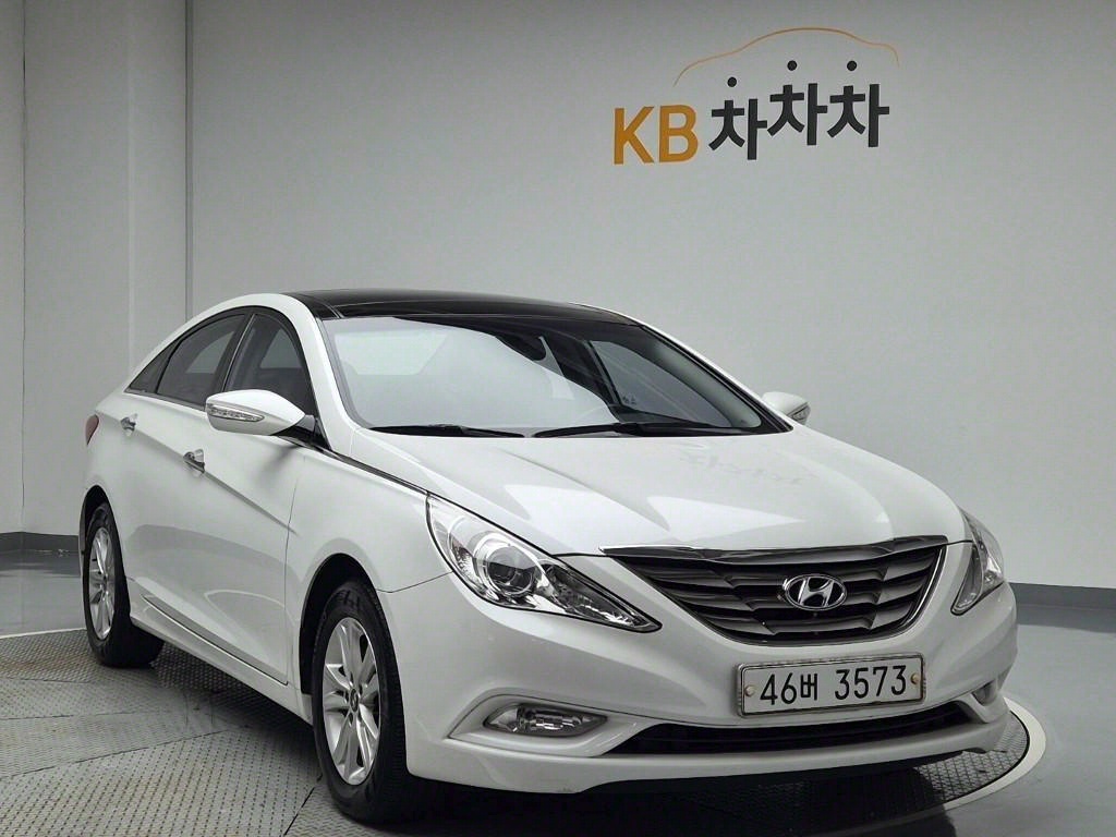 HYUNDAI Sonata - Vista 4