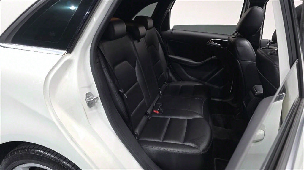 Mercedes Benz B Class (MY B) - Vista 12