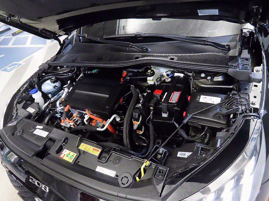 Peugeot 208 2023 Negro - Importación desde Corea - HF Imports Iquique - Foto 18