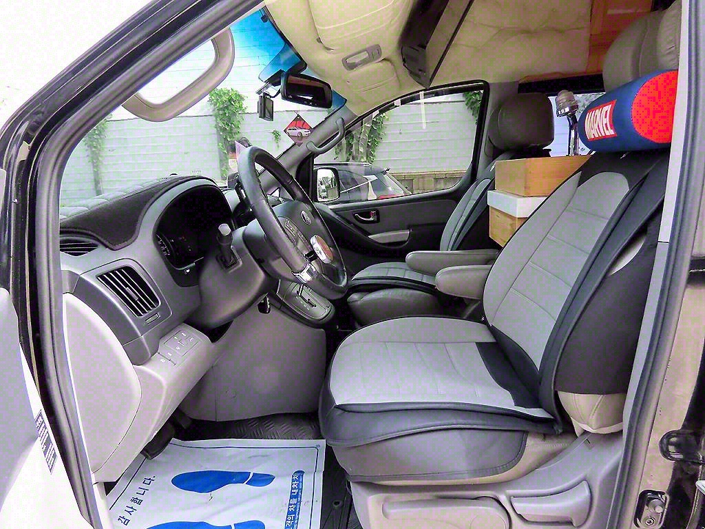 HYUNDAI Starex - Vista 5