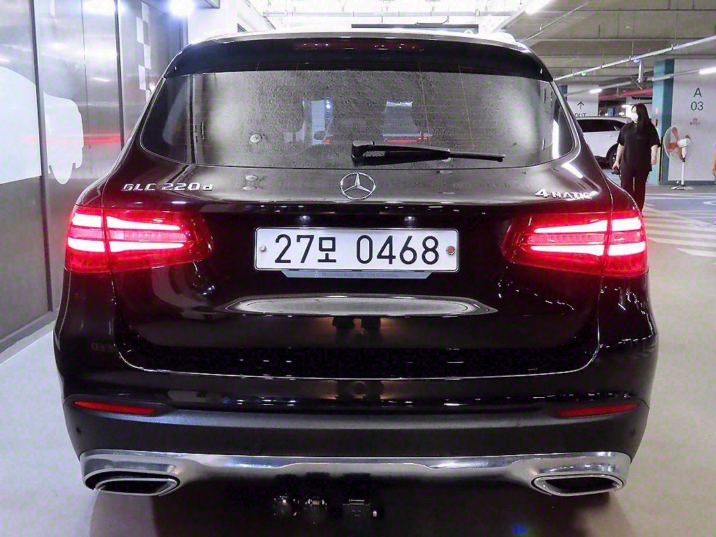 Mercedes Benz GLC Class - Vista 5