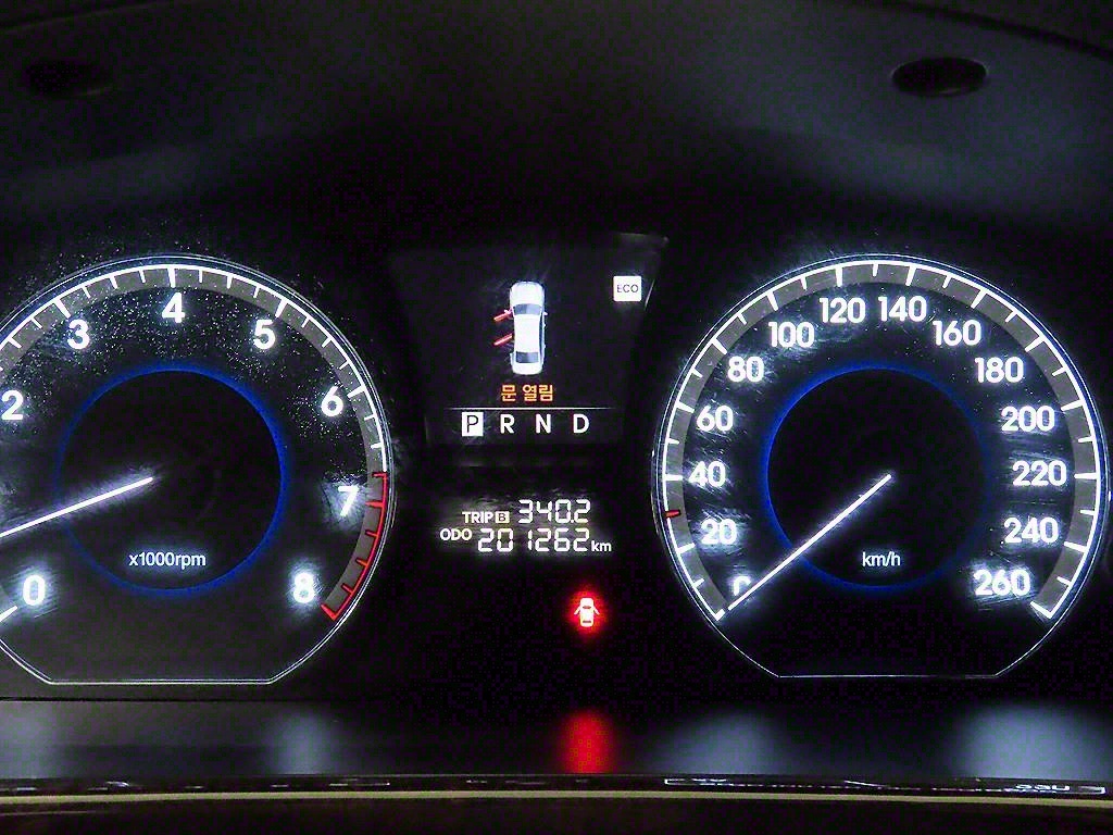 HYUNDAI Equus - Vista 8