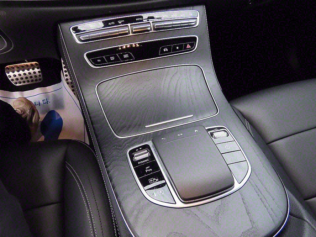 Mercedes Benz E class - Vista 12