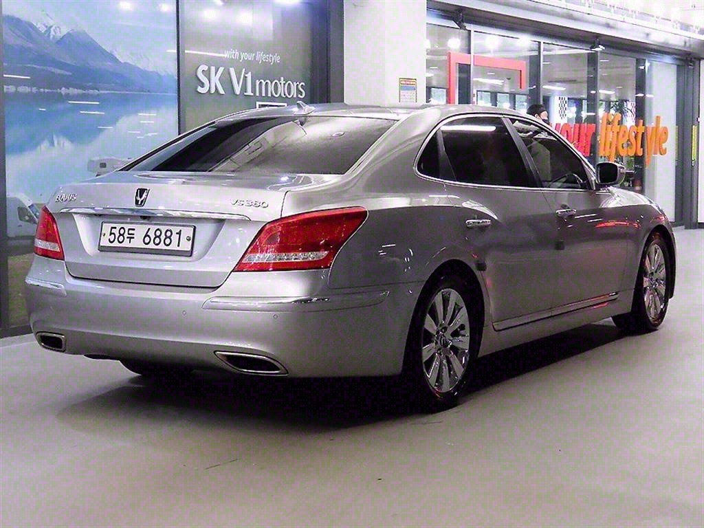 HYUNDAI Equus - Vista 5