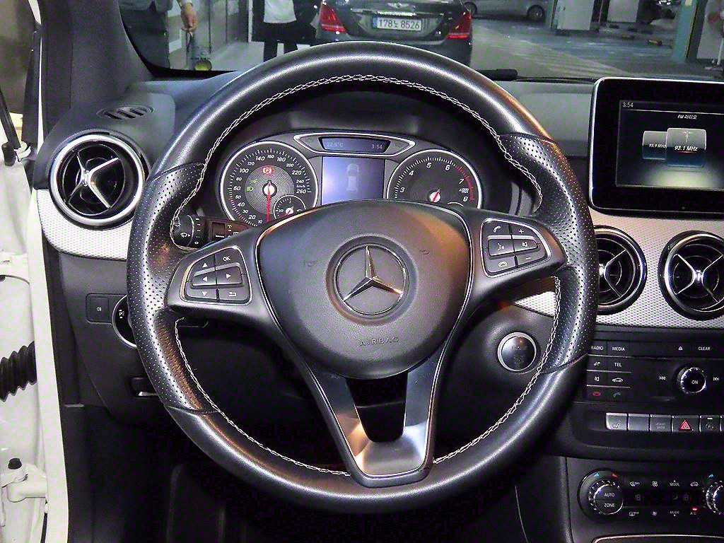 Mercedes Benz B Class (MY B) - Vista 8