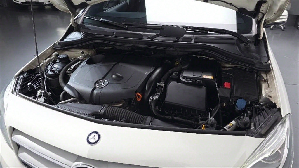 Mercedes Benz B Class (MY B) - Vista 6