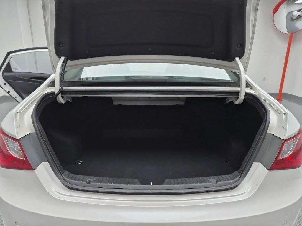 HYUNDAI Sonata 2011 Blanco - Importación desde Corea - HF Imports Iquique - Foto 18