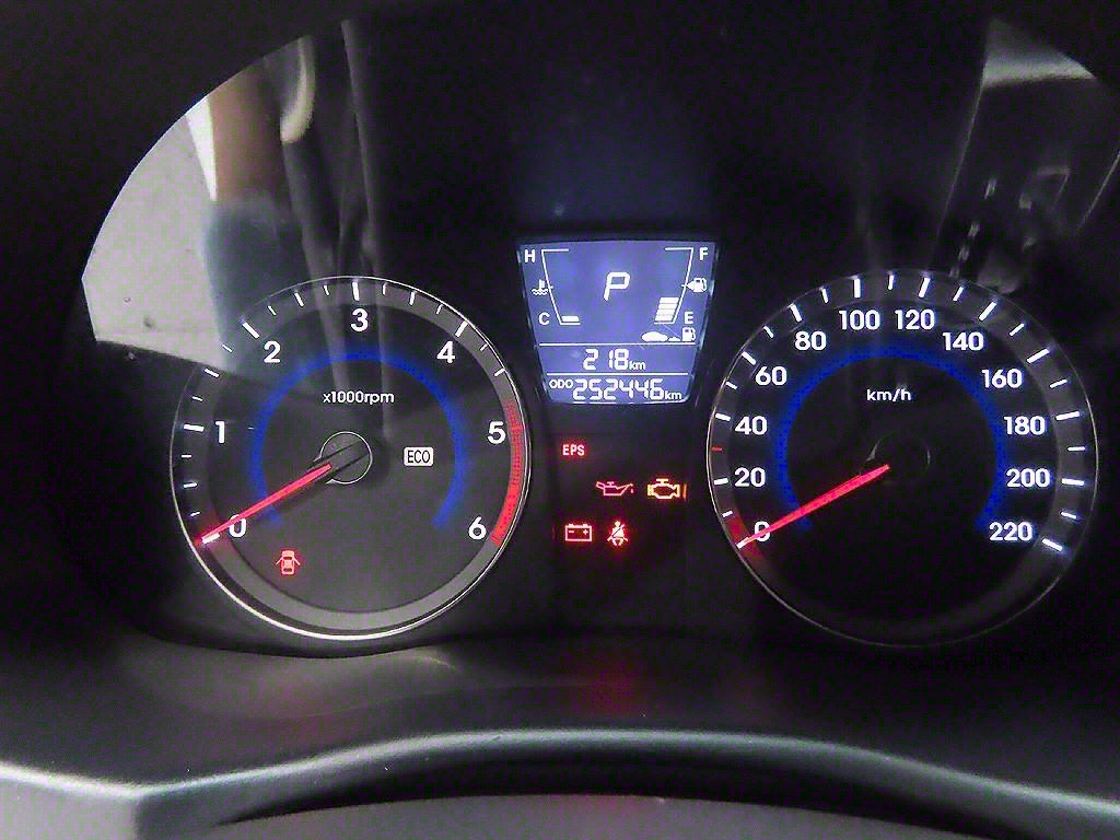 HYUNDAI Accent - Vista 11