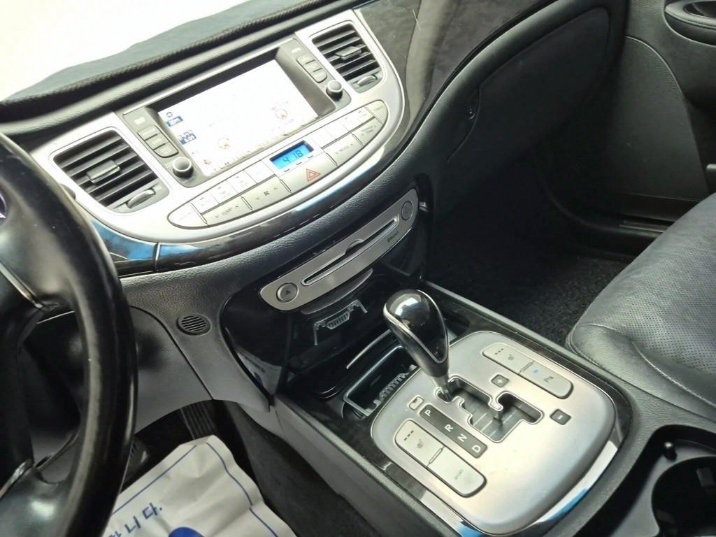 HYUNDAI Genesis - Vista 9