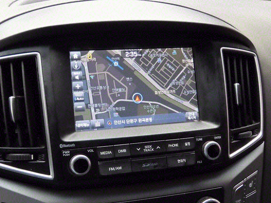 HYUNDAI Starex - Vista 8