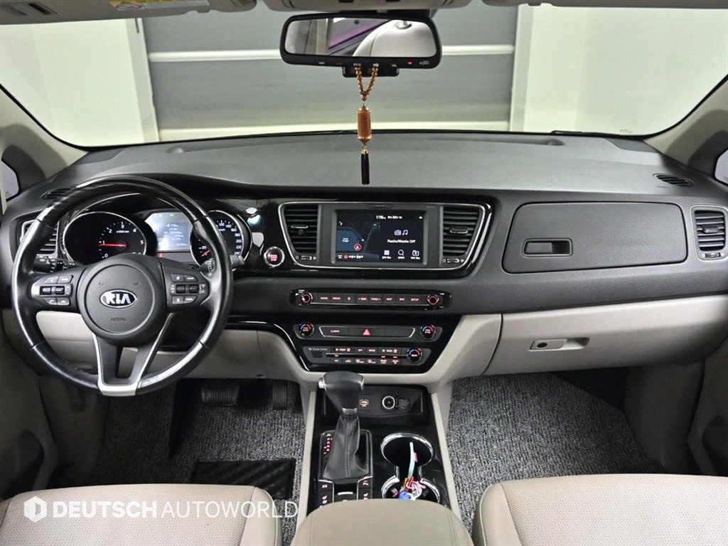 KIA Carnival - Vista 7