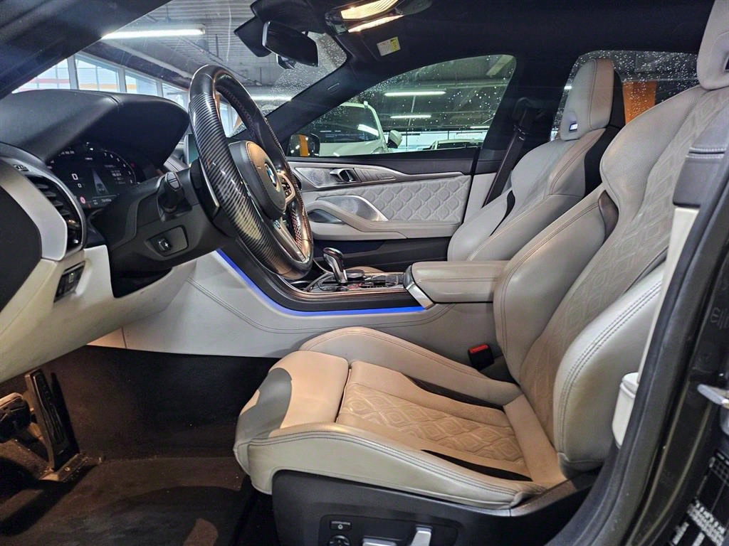 BMW 8 Series - Vista 9