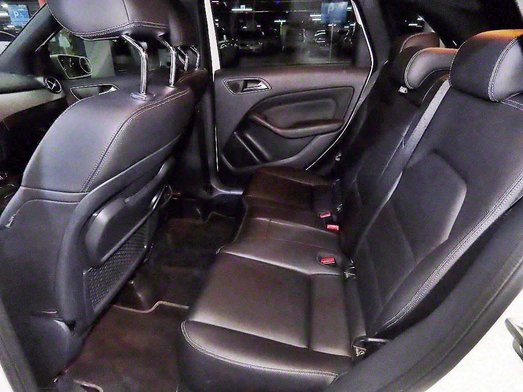 Mercedes Benz B Class (MY B) - Vista 7