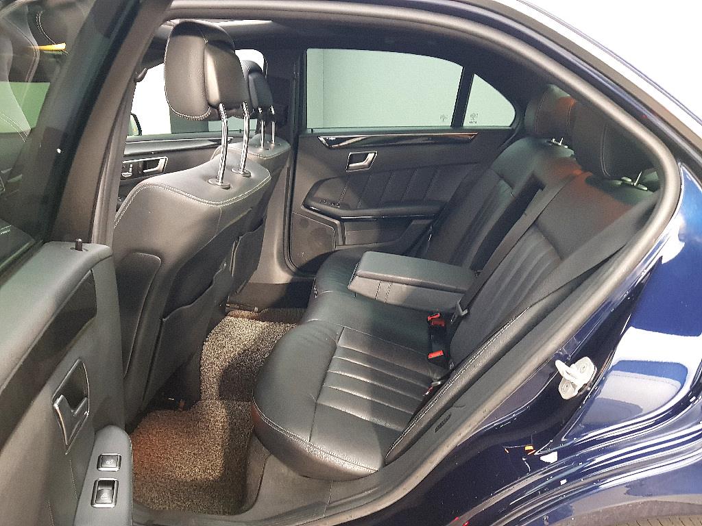 Mercedes Benz E class - Vista 9