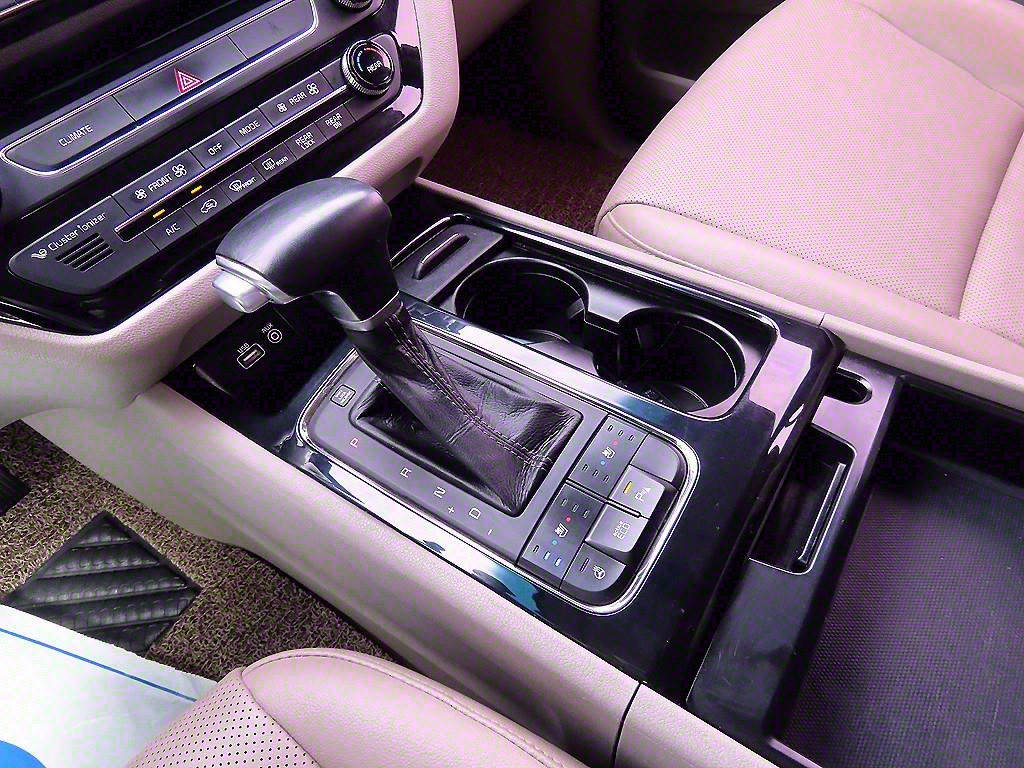 KIA Carnival - Vista 11