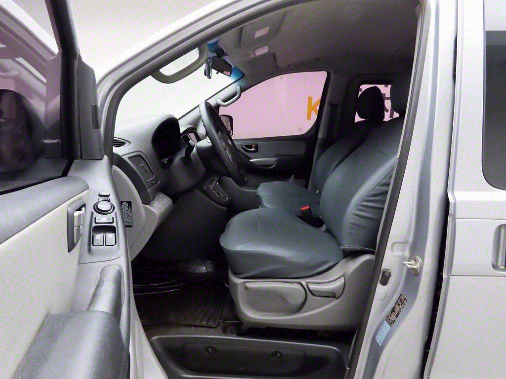 HYUNDAI Starex - Vista 10